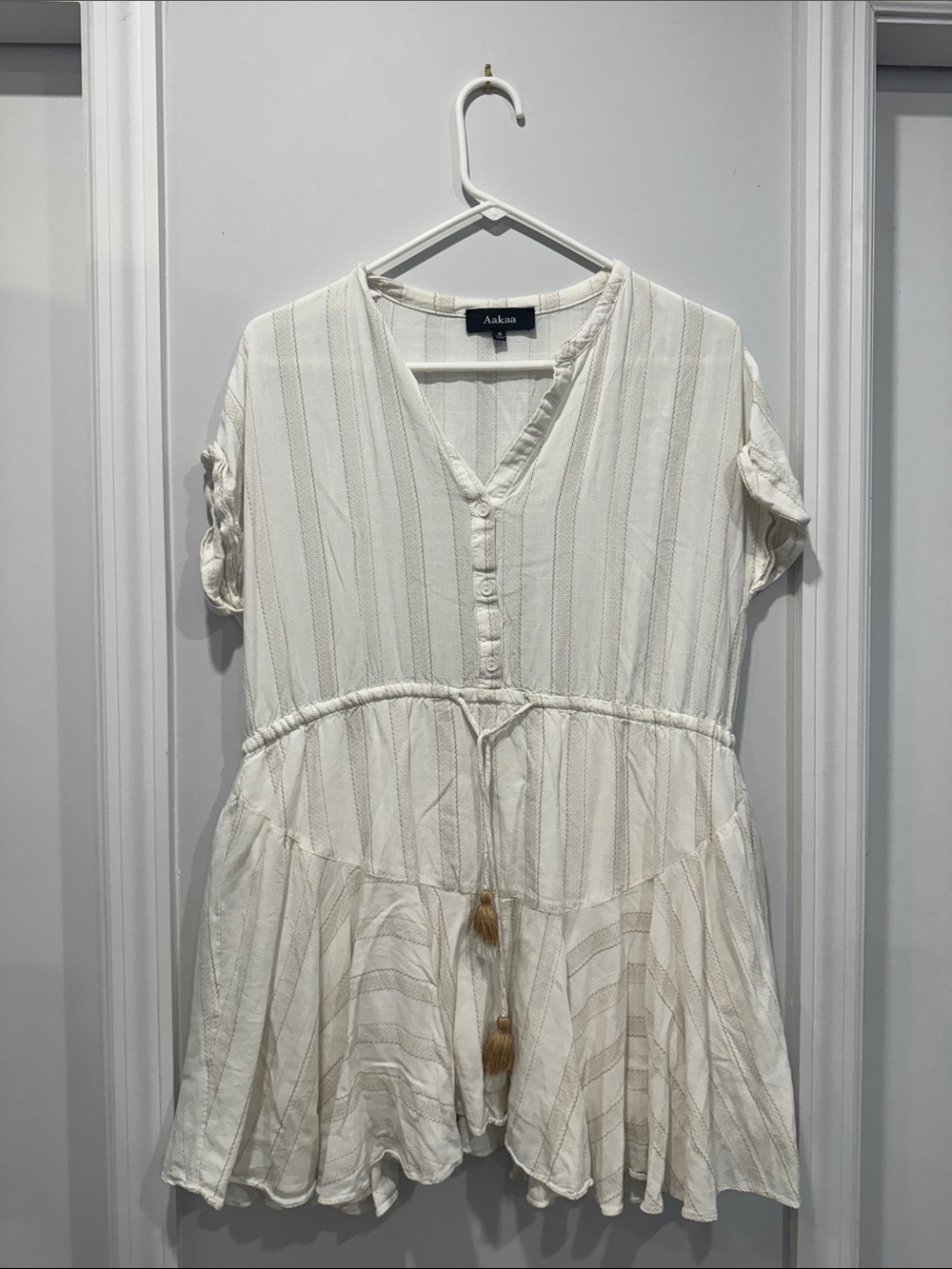 Aakaa Ivory Boho Button-Front Peplum Tunic